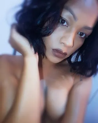 Loubna, 27 ans, rencontre sexe à Mayenne