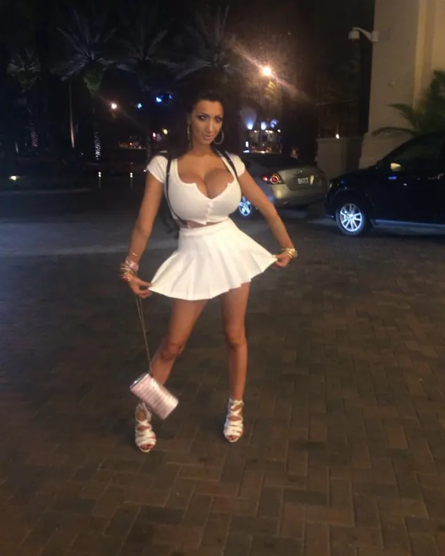 Souad, 39 ans, rencontre sexe à Thiel-sur-Acolin